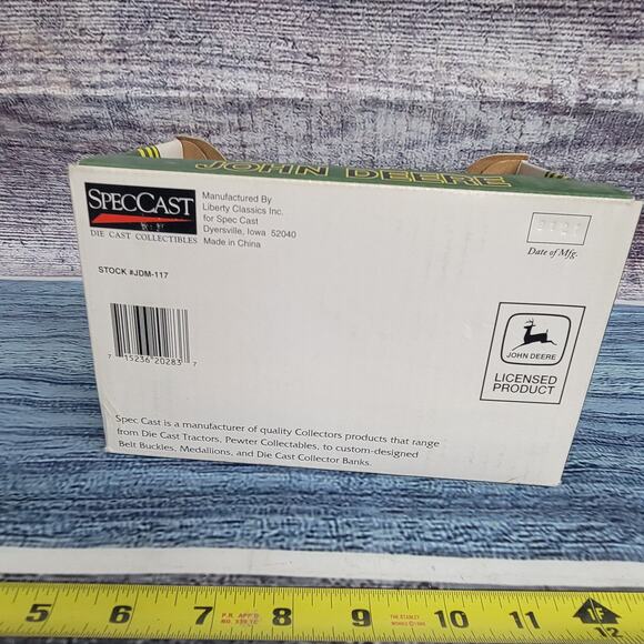 Speccast 1/16 scale John Deere model BO diecast tractor green and yellow - Picture 3 of 6